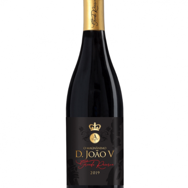O Magnanimo D.Joao V Grande Reserva Red - Wino o głęboko czerwono-granatowym kolorze zawdzięczającym swoją wyjątkowość szczepom Alicante Bouschet, Syrah i Castelao