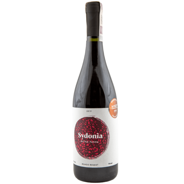 Sydonia Butna Panna - wino czerwone, wytrawne. Kupaż Rondo i Regent. Polska winnica położona na pograniczu Niziny Szczecińskiej i Pojezierza Pomorskiego.